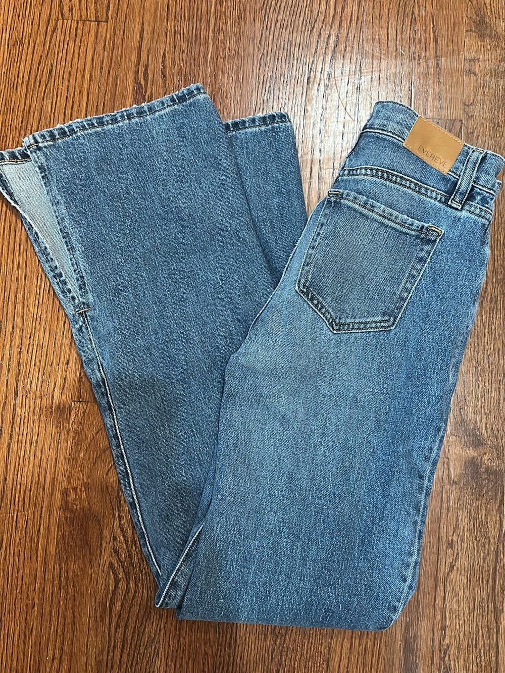 Evereve High-Rise Straight Leg Jeans in Medium Blue